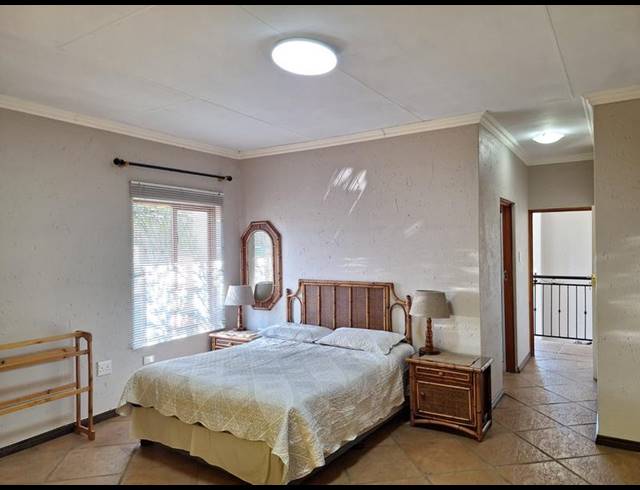 4 BEDROOM HOUSE FOR SALE IN SONNEVELD